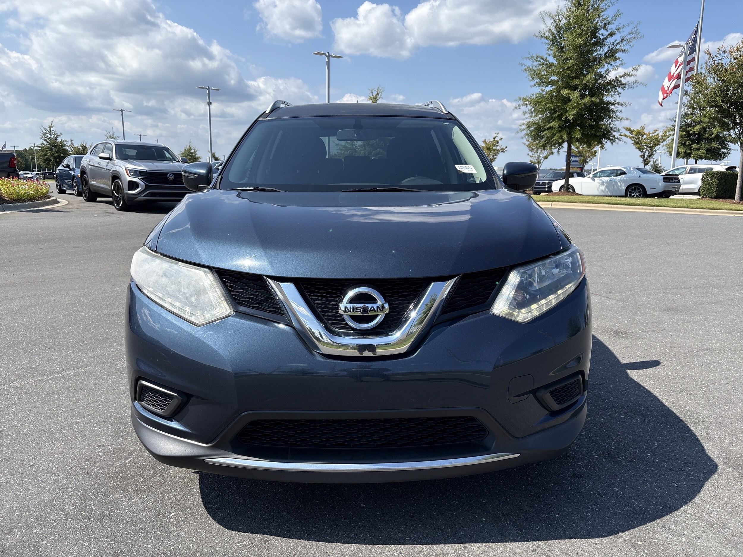 2016 Nissan Rogue SV photo 3
