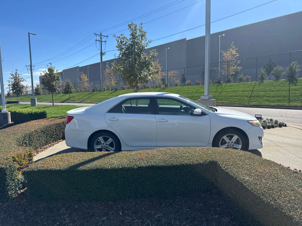 Used 2012 Toyota Camry SE Sedan