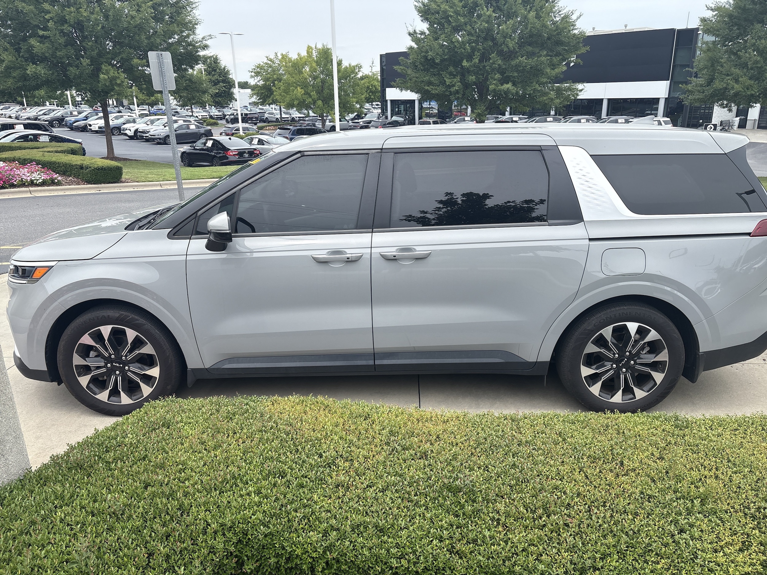 Kia Carnival EX