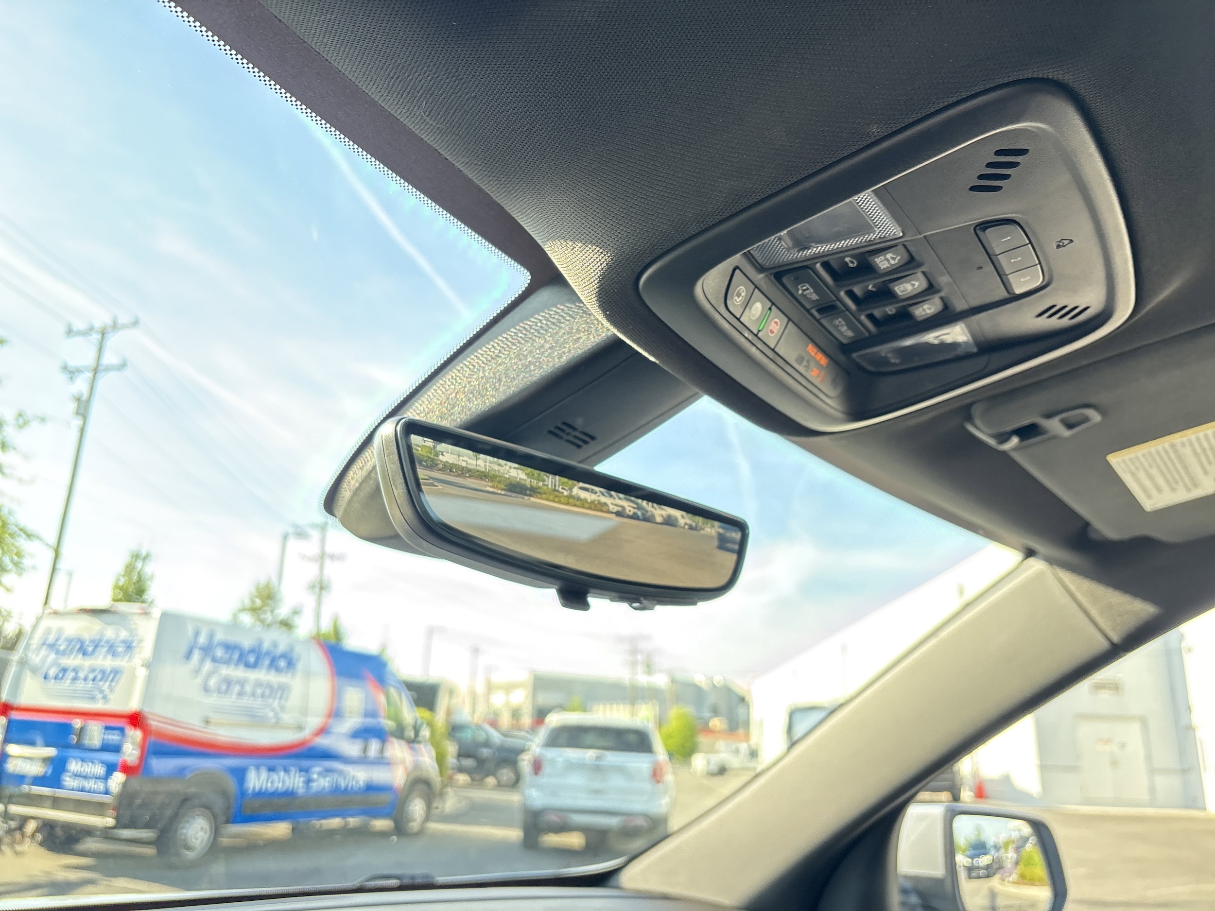 2022 Chevrolet Traverse High Country photo 2