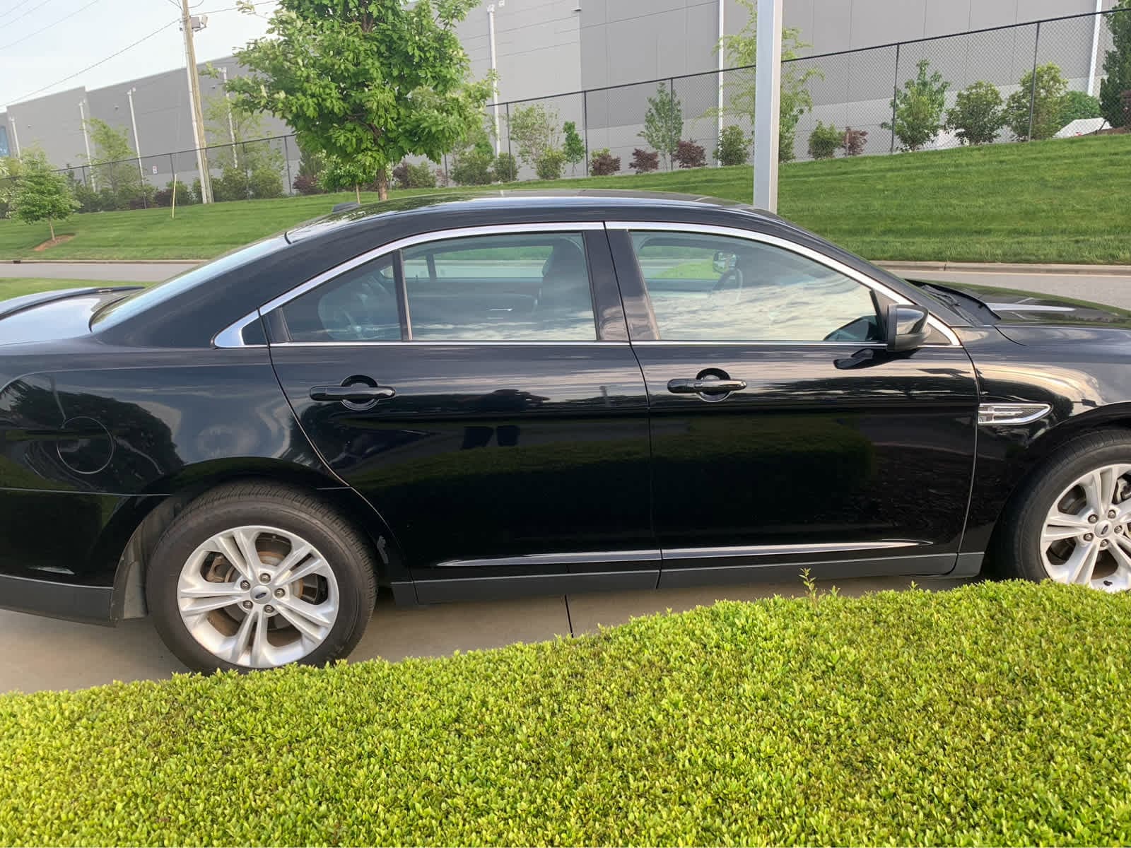2018 Ford Taurus SEL photo 6