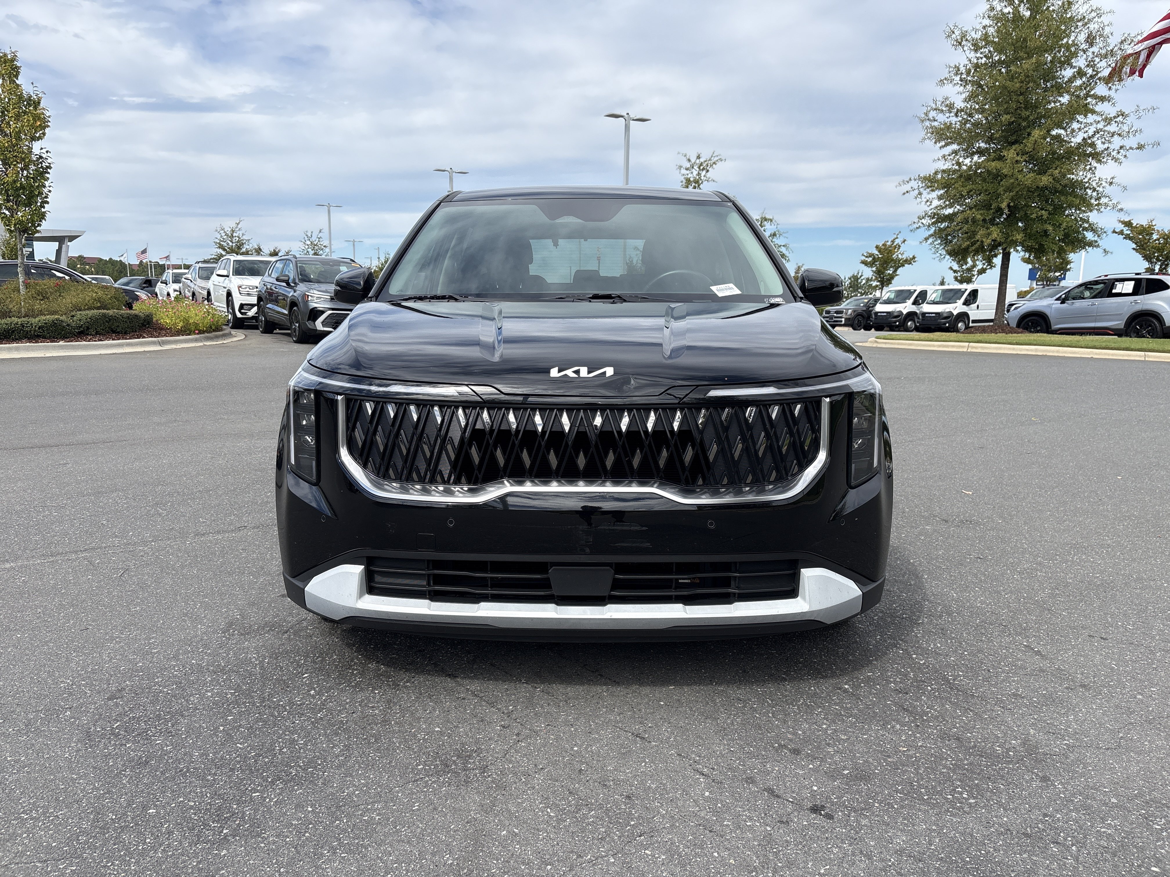 Certified 2025 Kia Carnival LXS Minivan