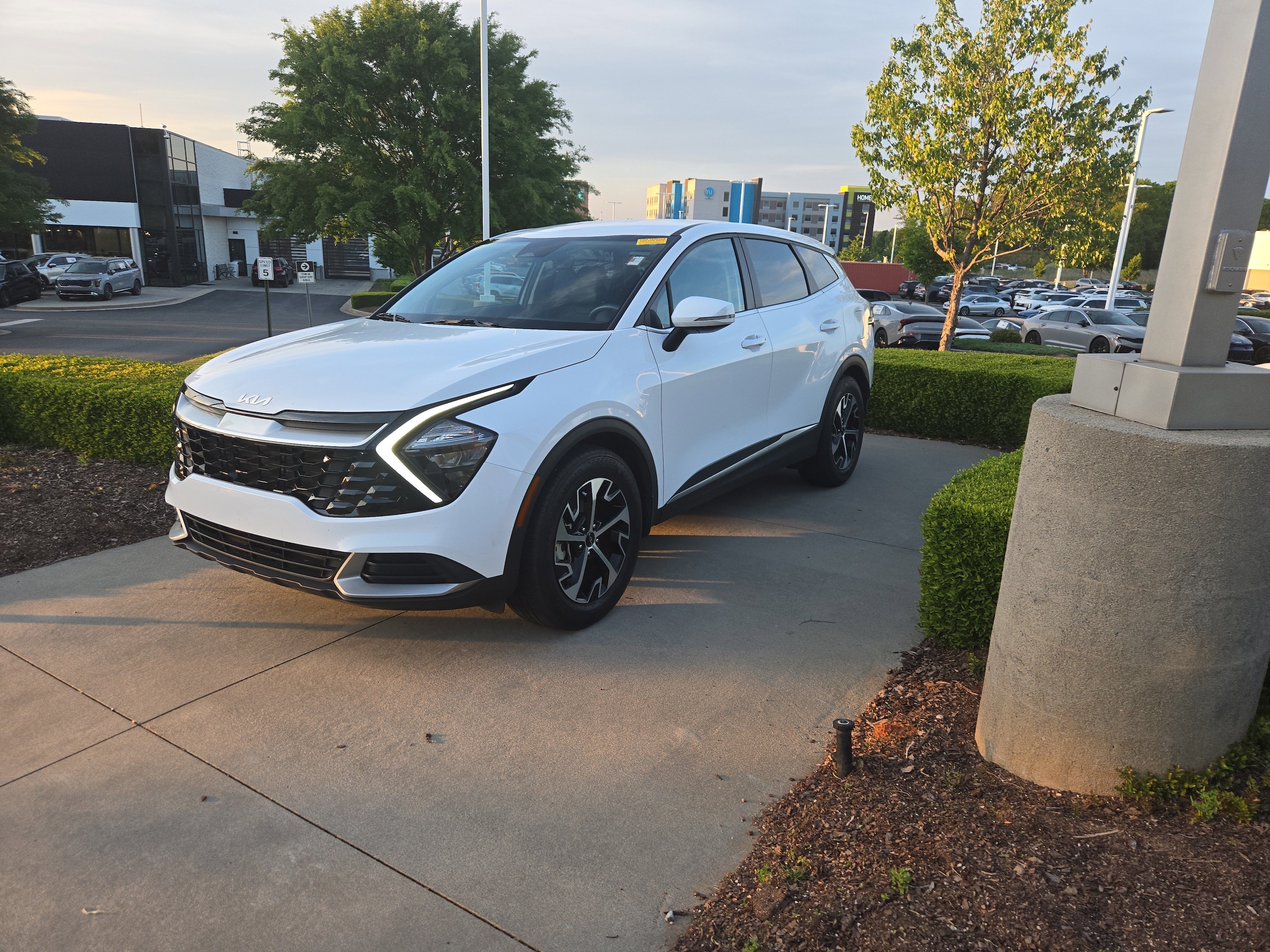 2023 Kia Sportage EX photo 5