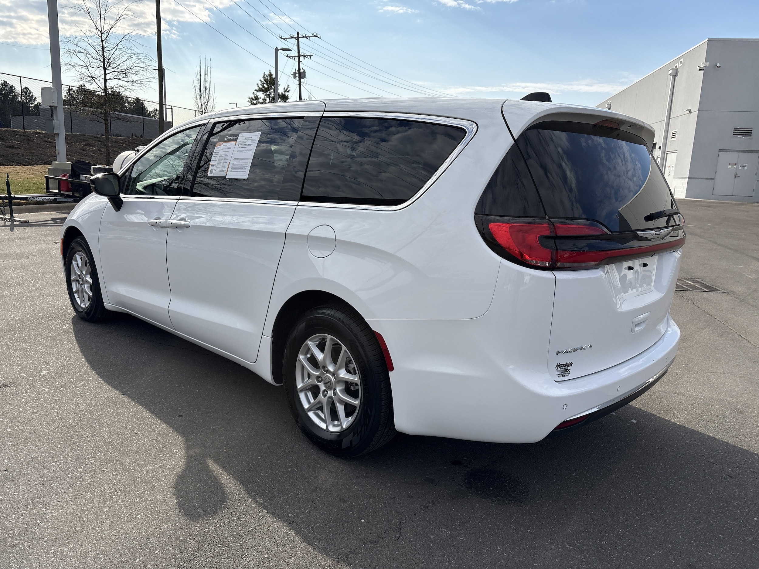 2024 Chrysler Pacifica Touring L photo 6