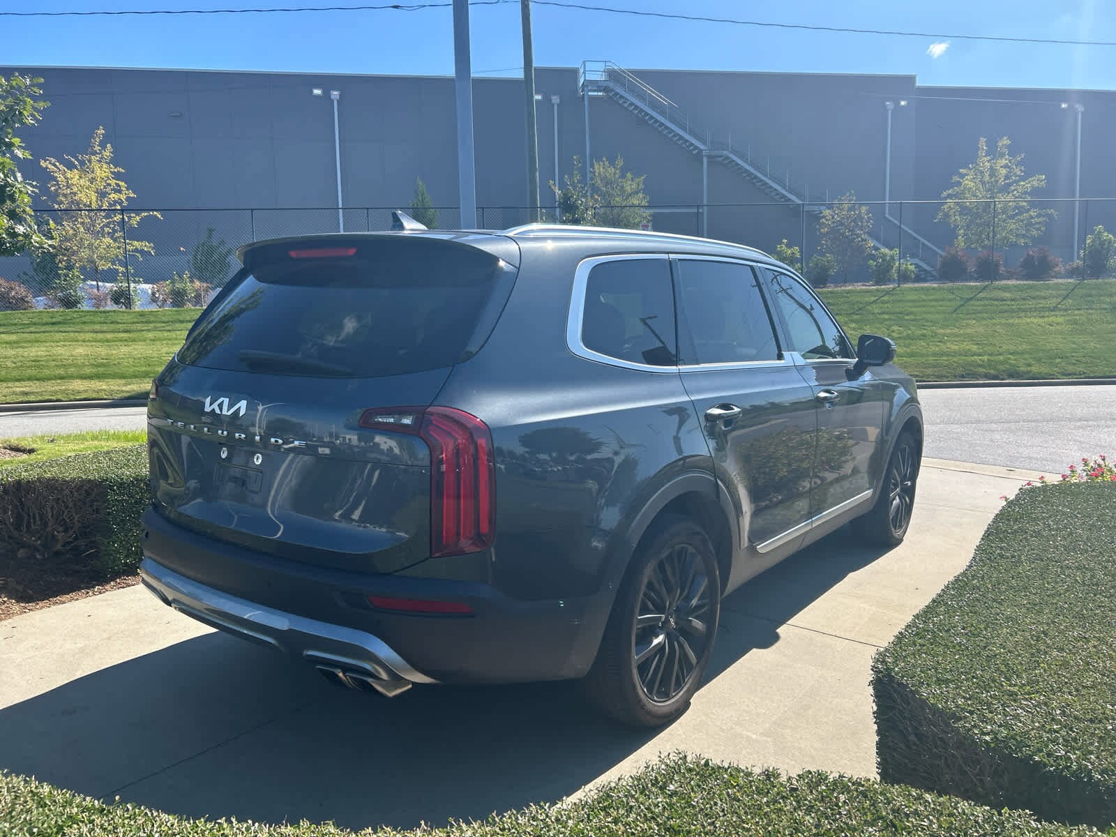 2022 Kia Telluride SX photo 3