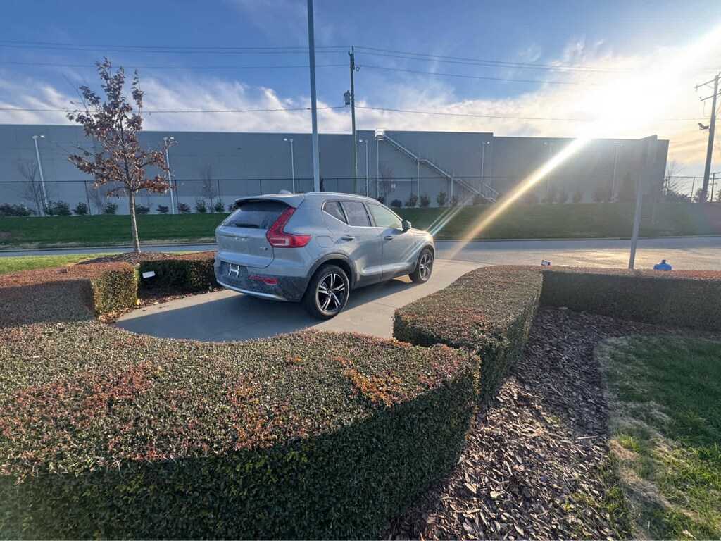 Used 2025 Volvo XC40 Core Bright Theme SUV