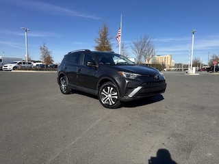 2017 Toyota RAV4 LE SUV