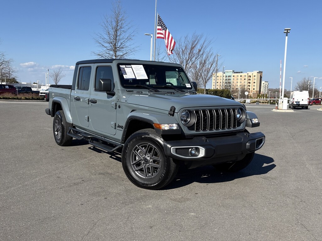 Used 2024 Jeep Gladiator Sport S Pickup