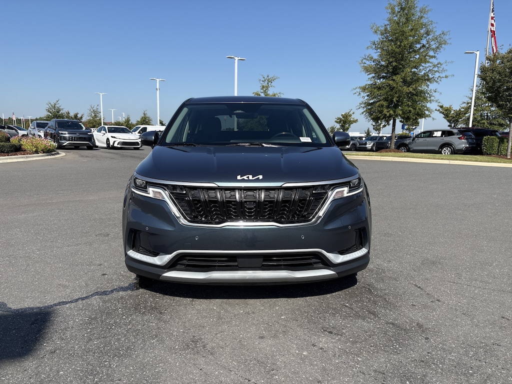 Certified 2024 Kia Carnival EX Minivan