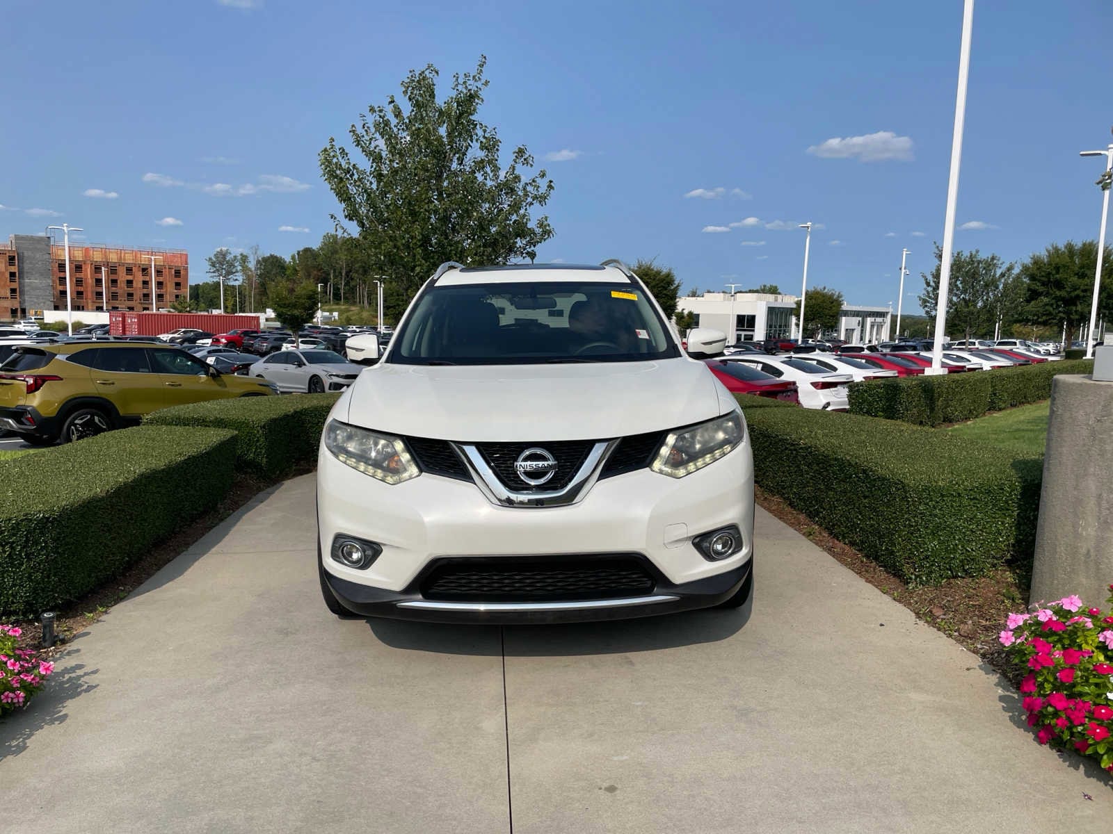 Used 2015 Nissan Rogue SV with VIN 5N1AT2MTXFC823551 for sale in Concord, NC