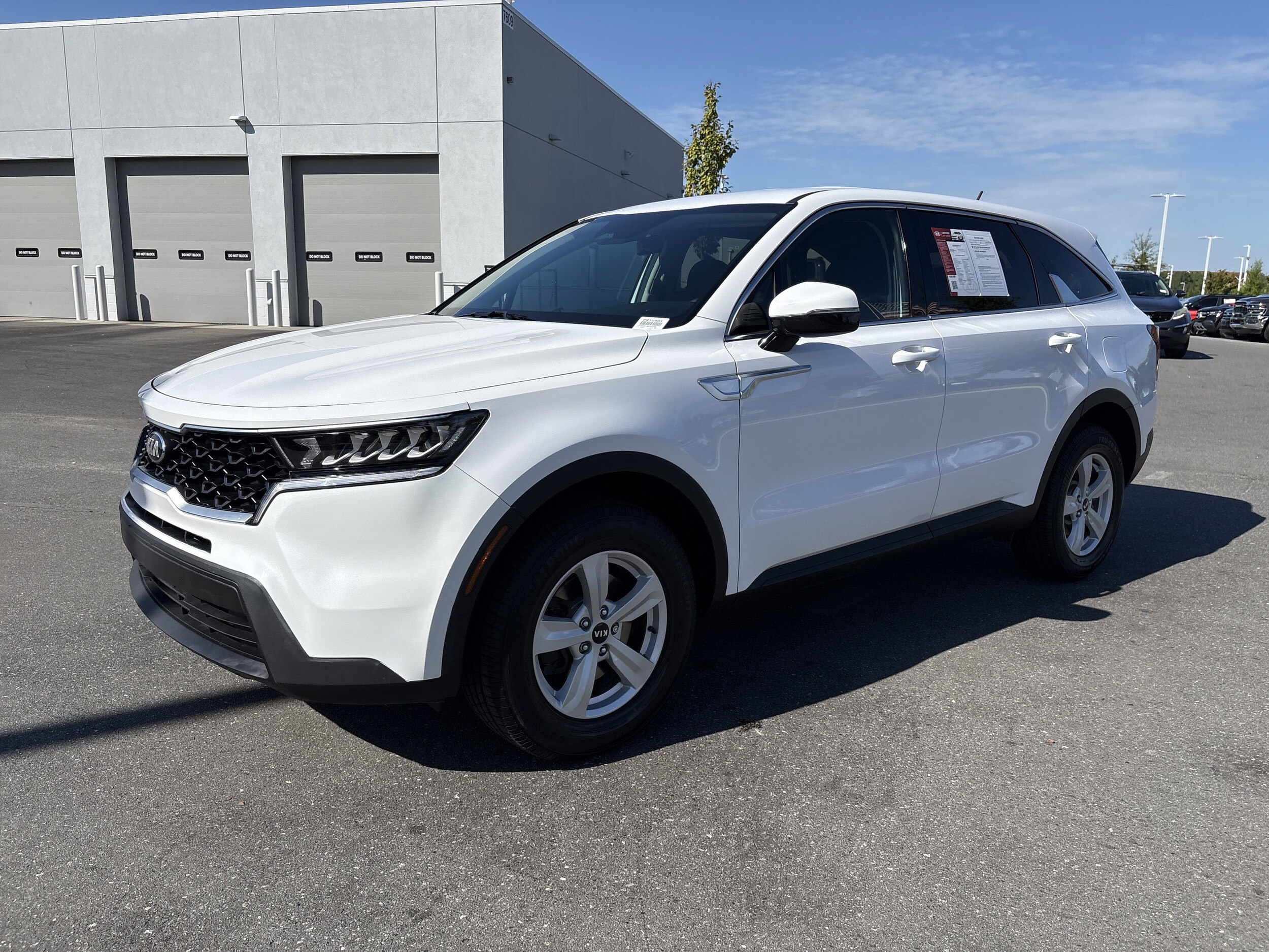 2021 Kia Sorento LX photo 3