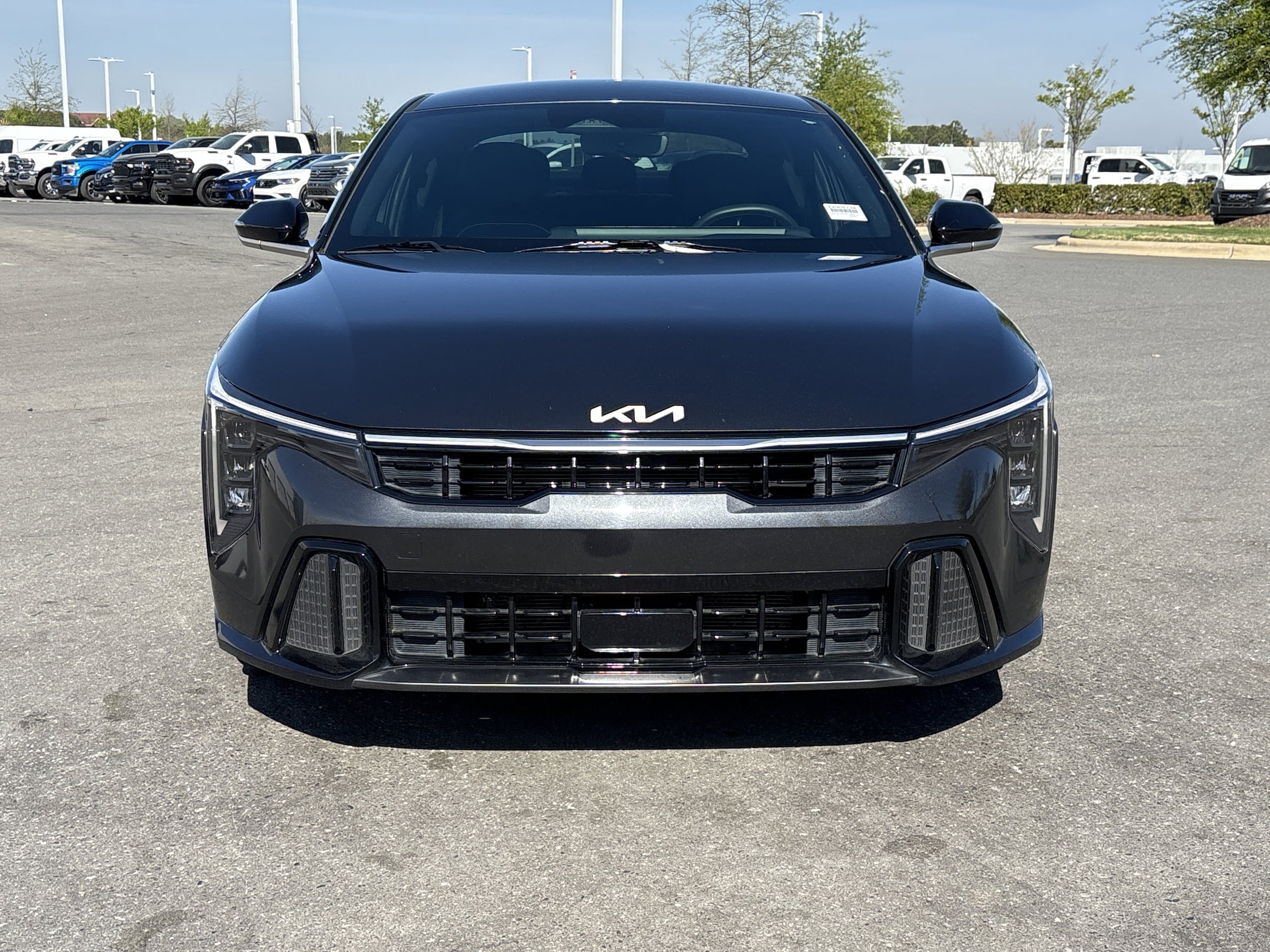 2025 Kia K4 GT-Line photo 2