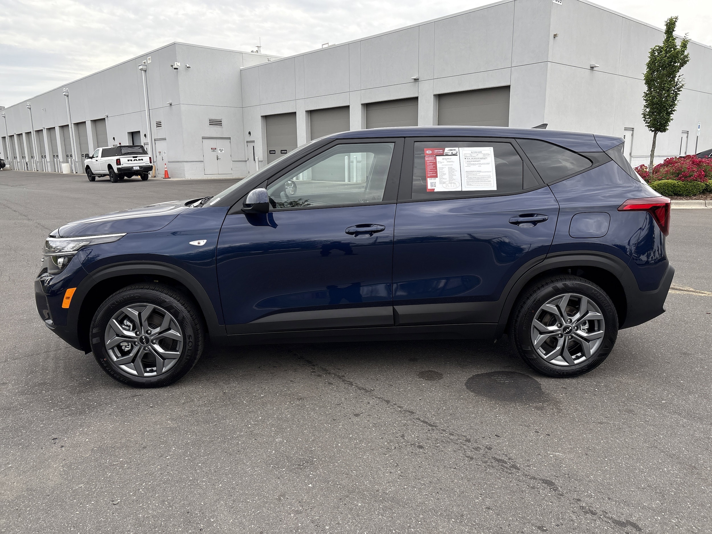 2026 Kia Seltos LX photo 5