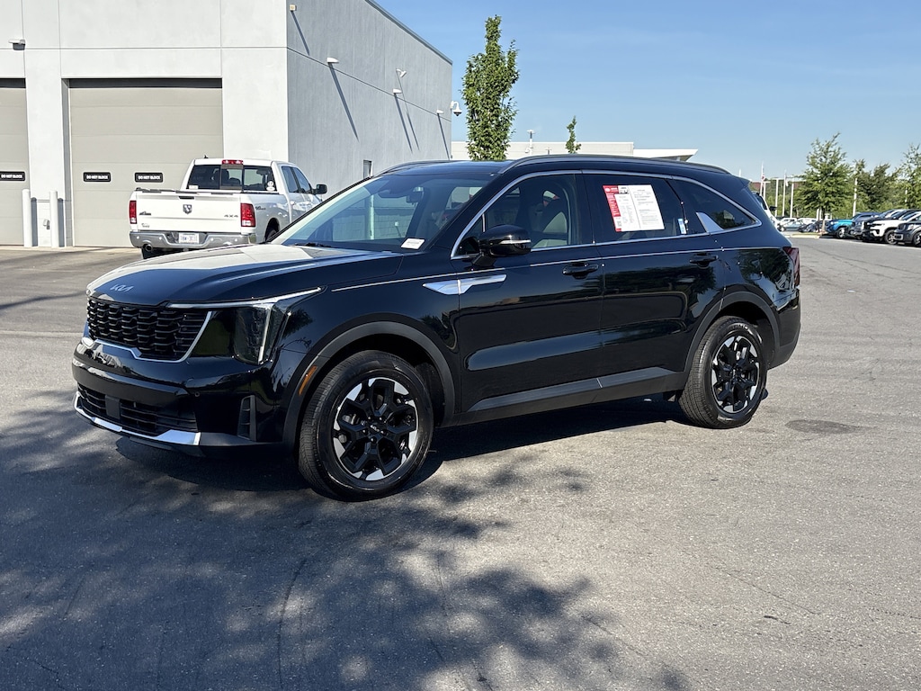 Used 2024 Kia Sorento S SUV