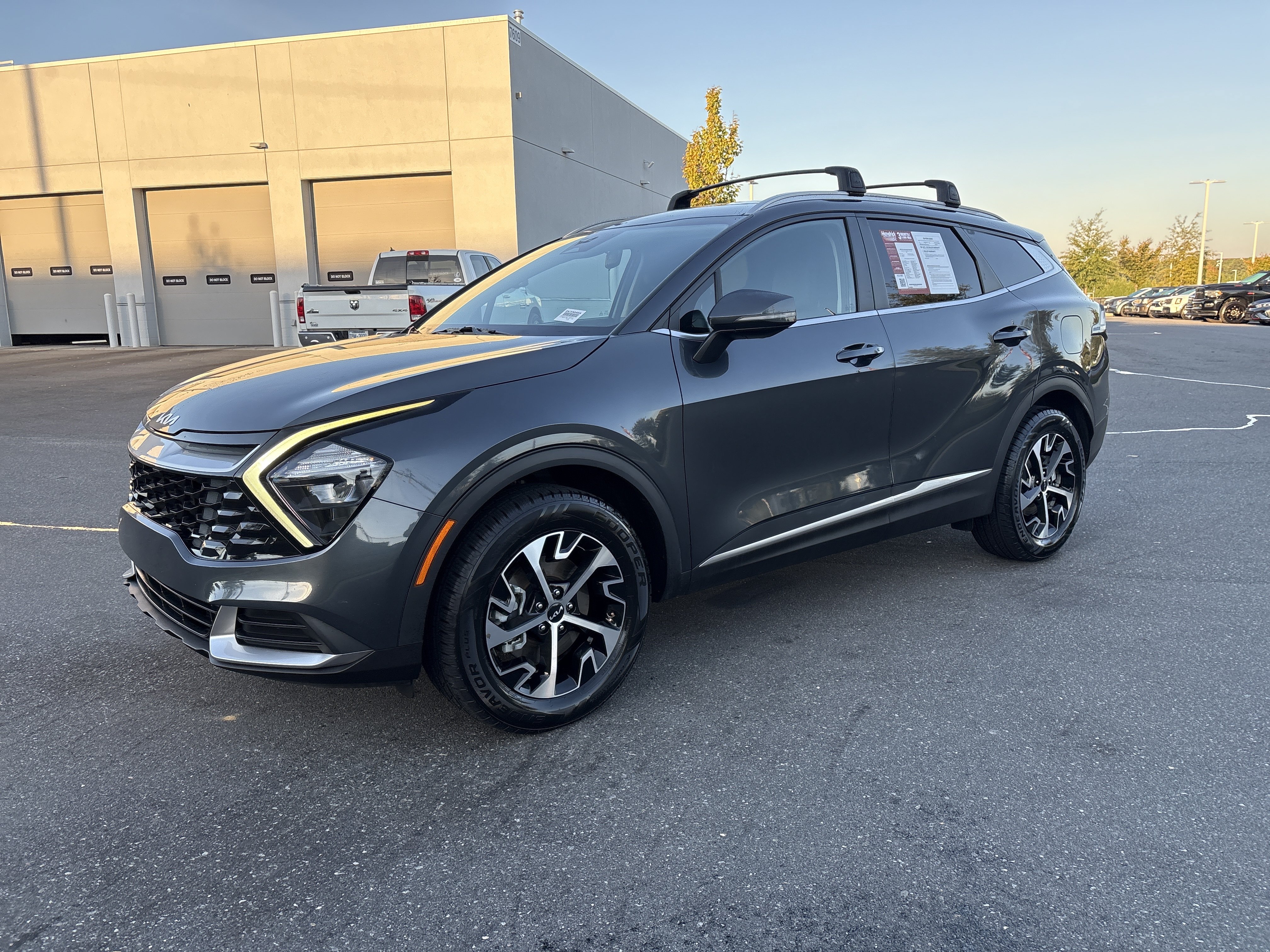 Used 2023 Kia Sportage Hybrid EX SUV