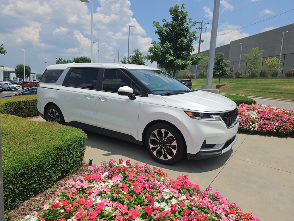 Certified 2024 Kia Carnival EX Minivan