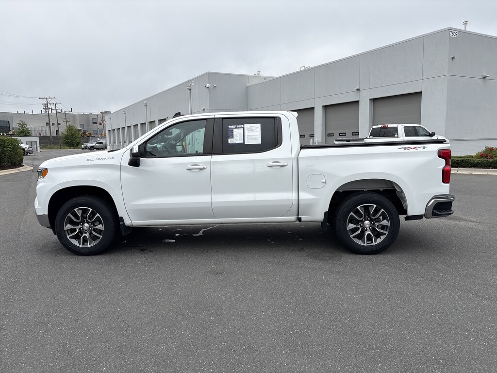 Used 2022 Chevrolet Silverado 1500 LT Pickup