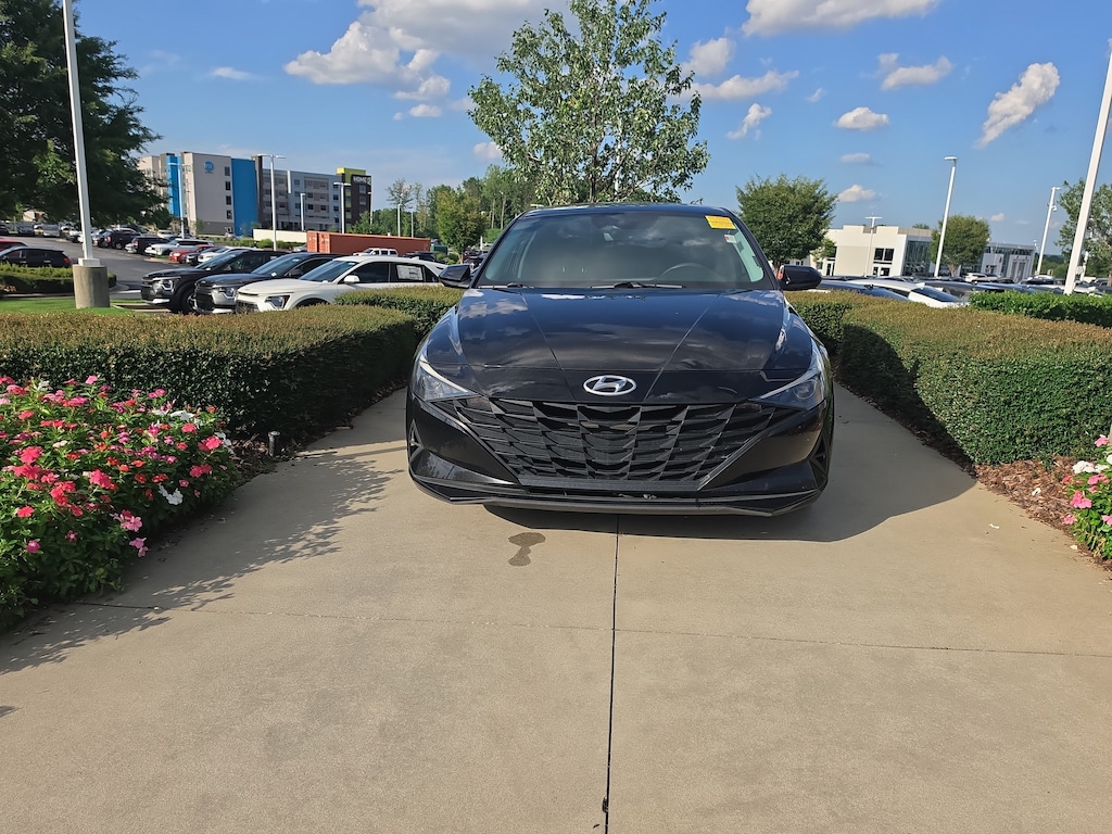 Used 2023 Hyundai Elantra SEL Sedan
