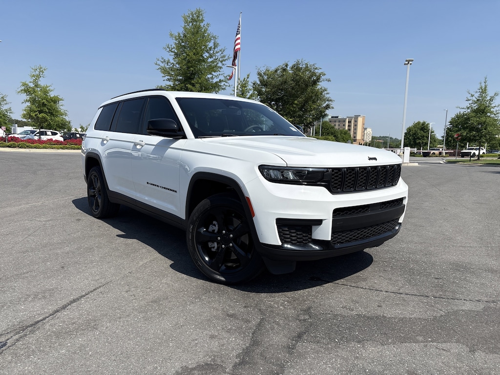 Used 2023 Jeep Grand Cherokee L Altitude SUV
