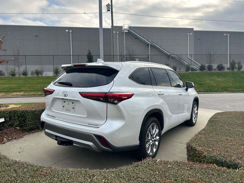 Used 2023 Toyota Highlander Limited SUV