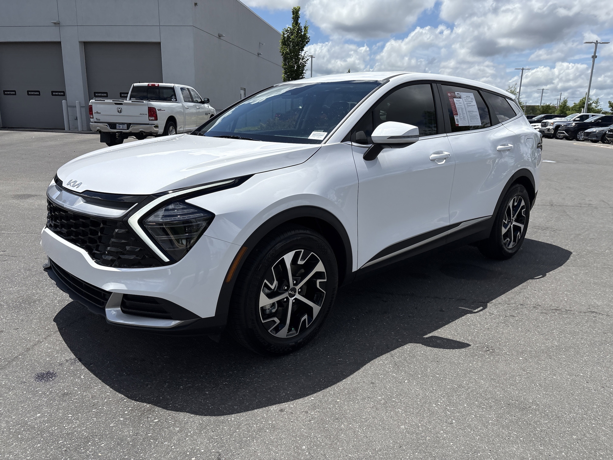 2025 Kia Sportage EX photo 4