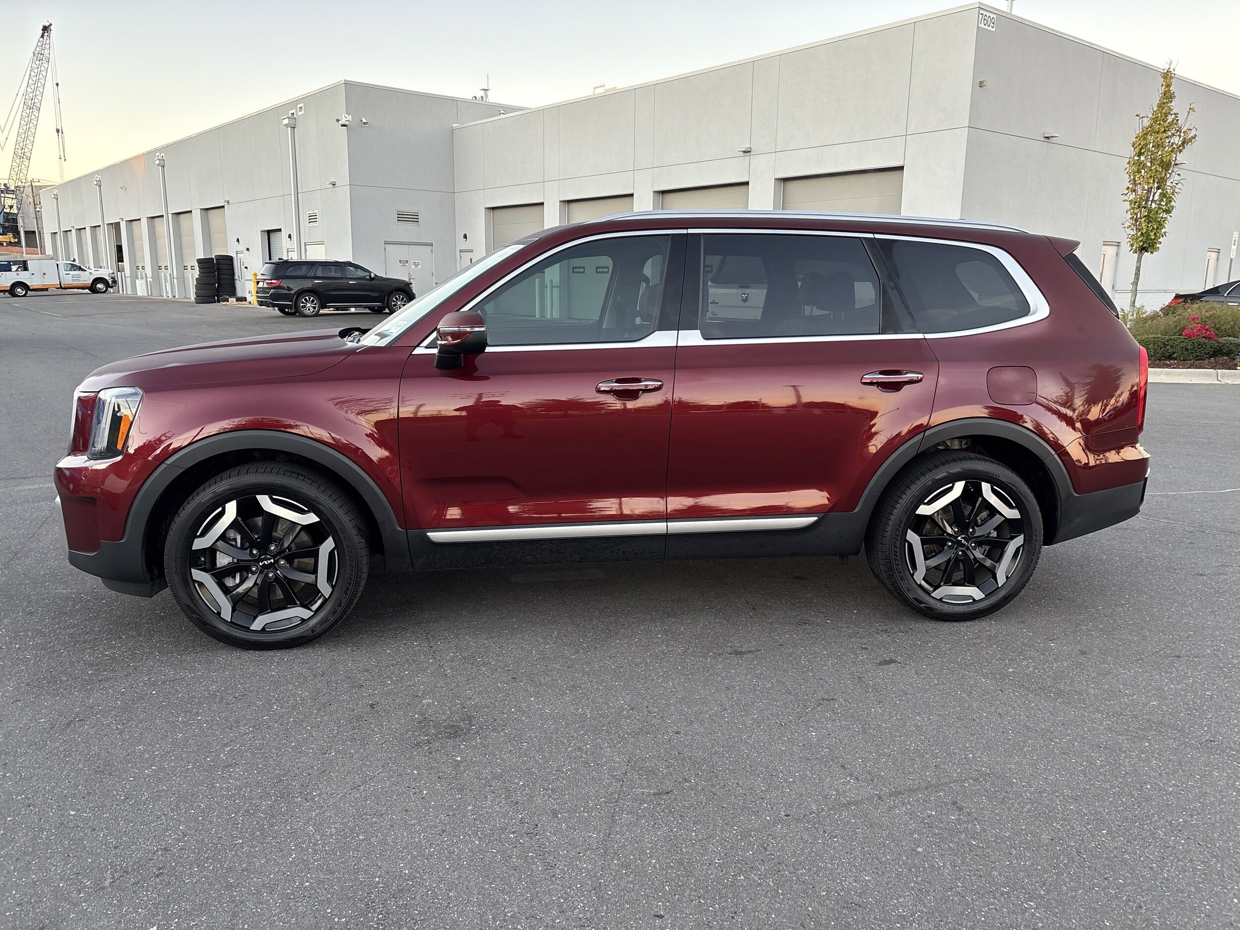 2023 Kia Telluride S photo 2