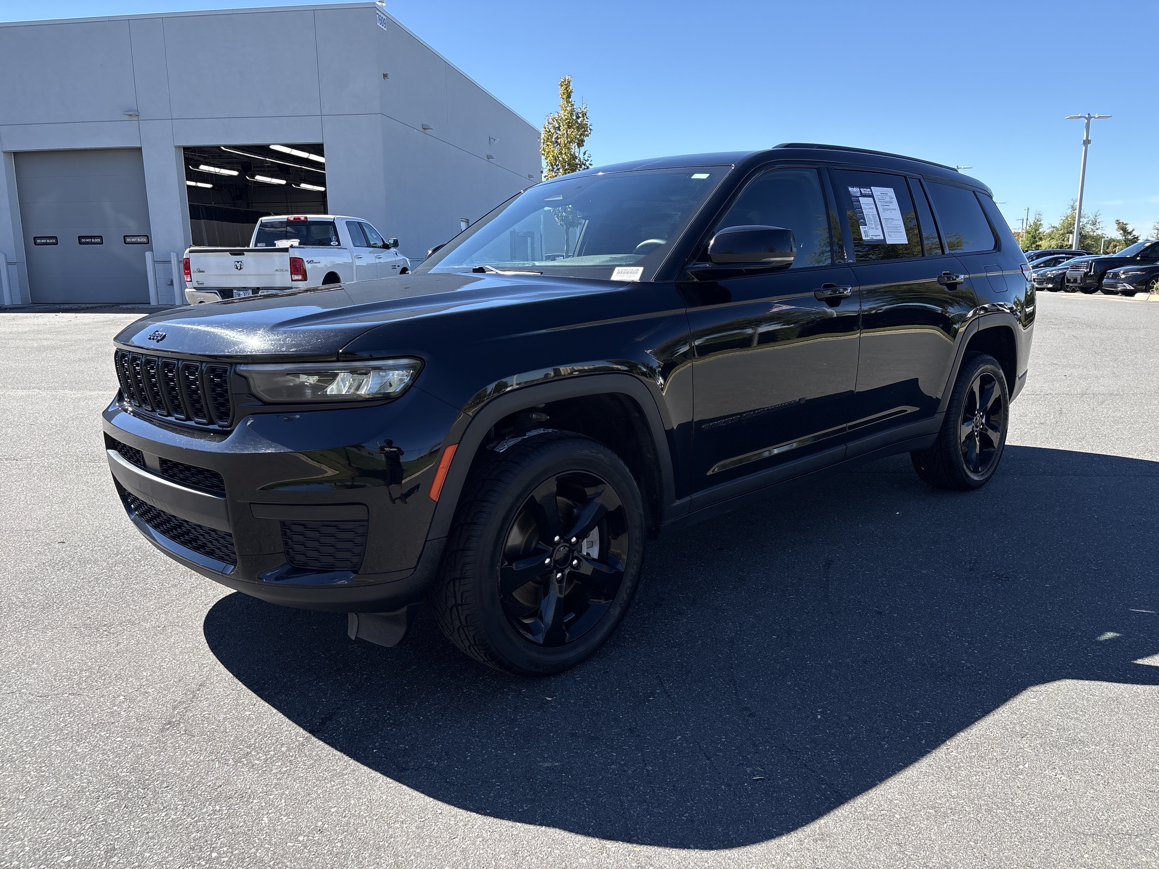 Used 2023 Jeep Grand Cherokee L Altitude SUV