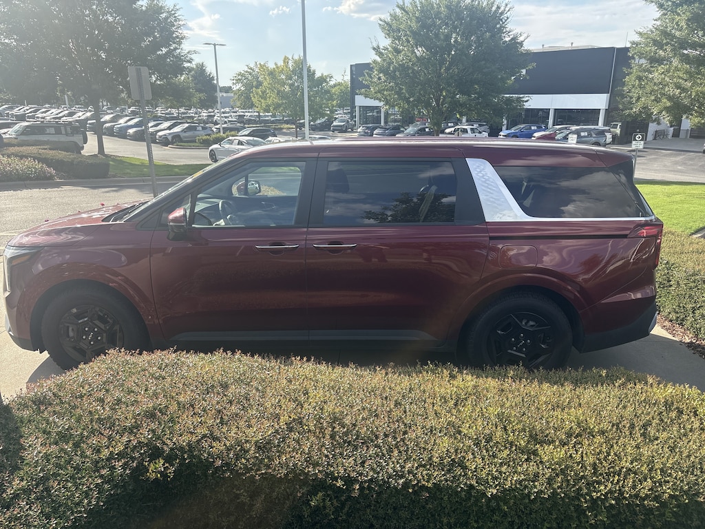 Used 2026 Kia Carnival LXS Minivan