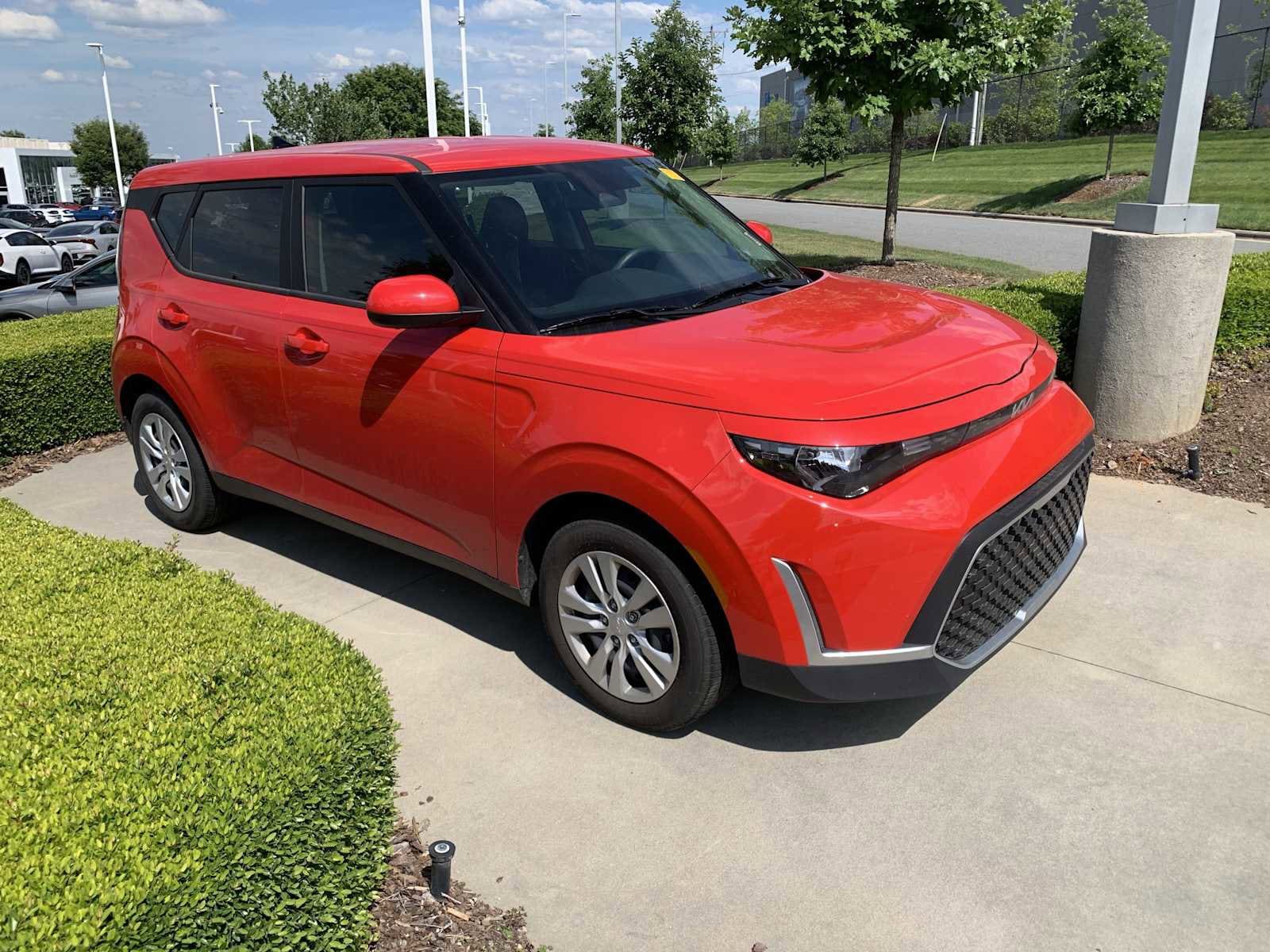 2025 Kia Soul LX photo 3