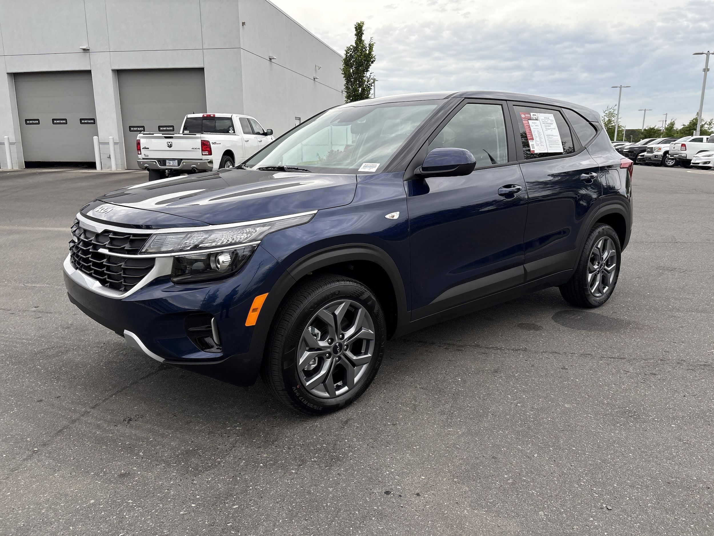 2026 Kia Seltos LX photo 4