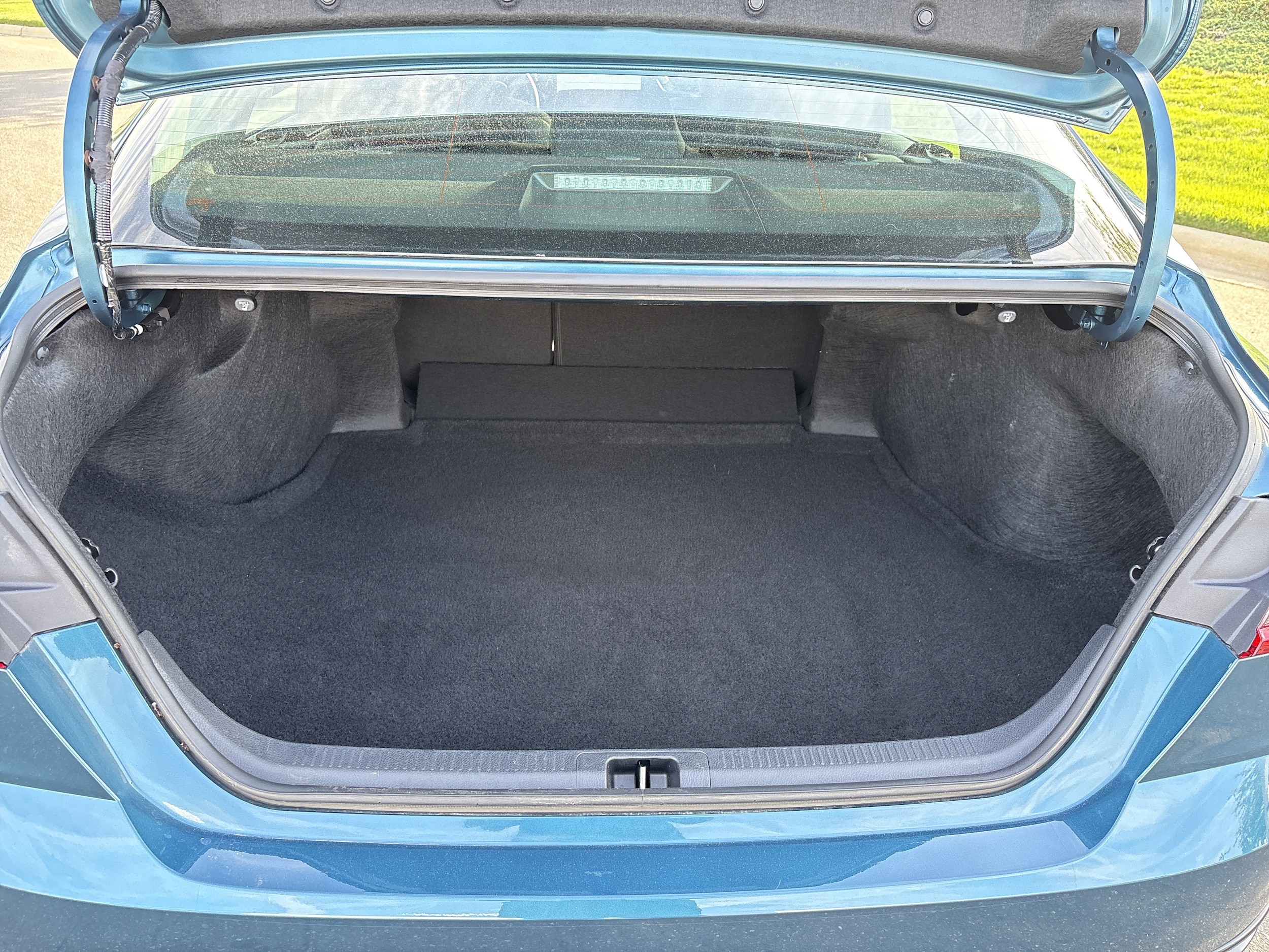 2025 Toyota Camry XLE photo 3