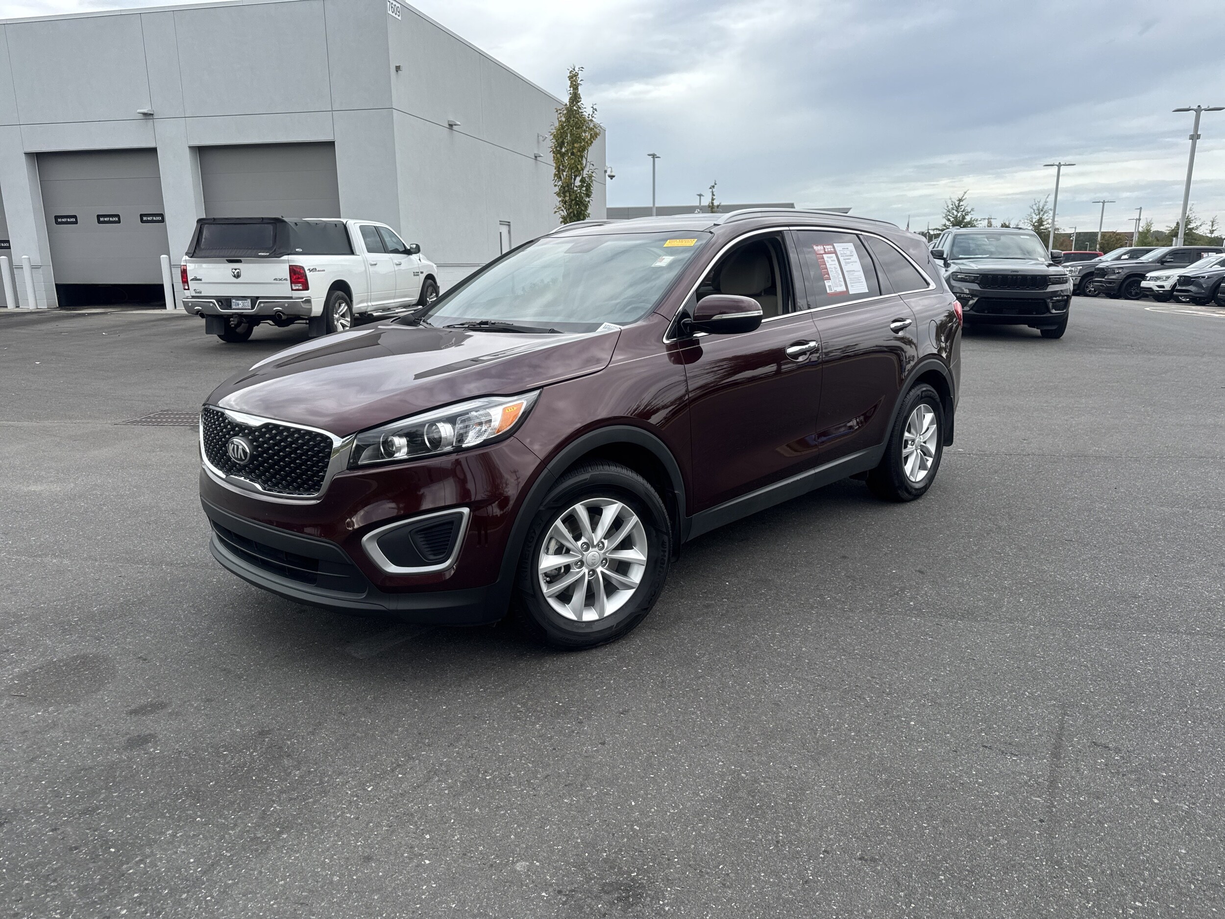 2017 Kia Sorento LX photo 3
