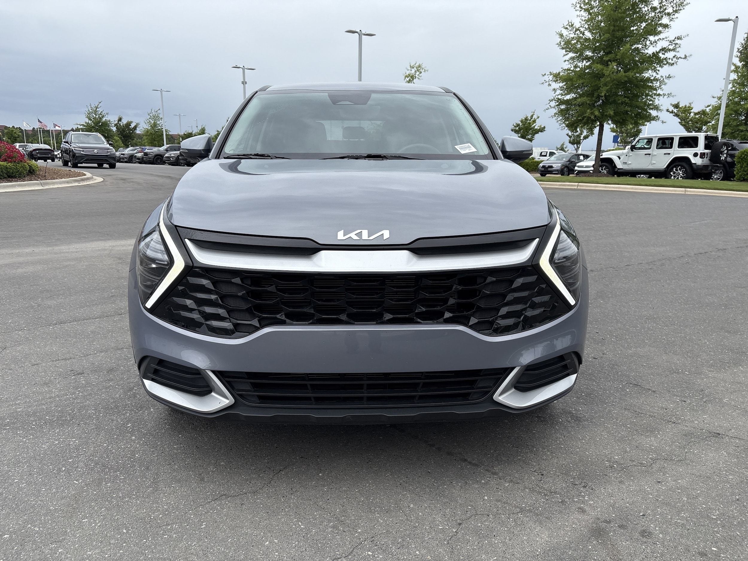 2024 Kia Sportage EX photo 2