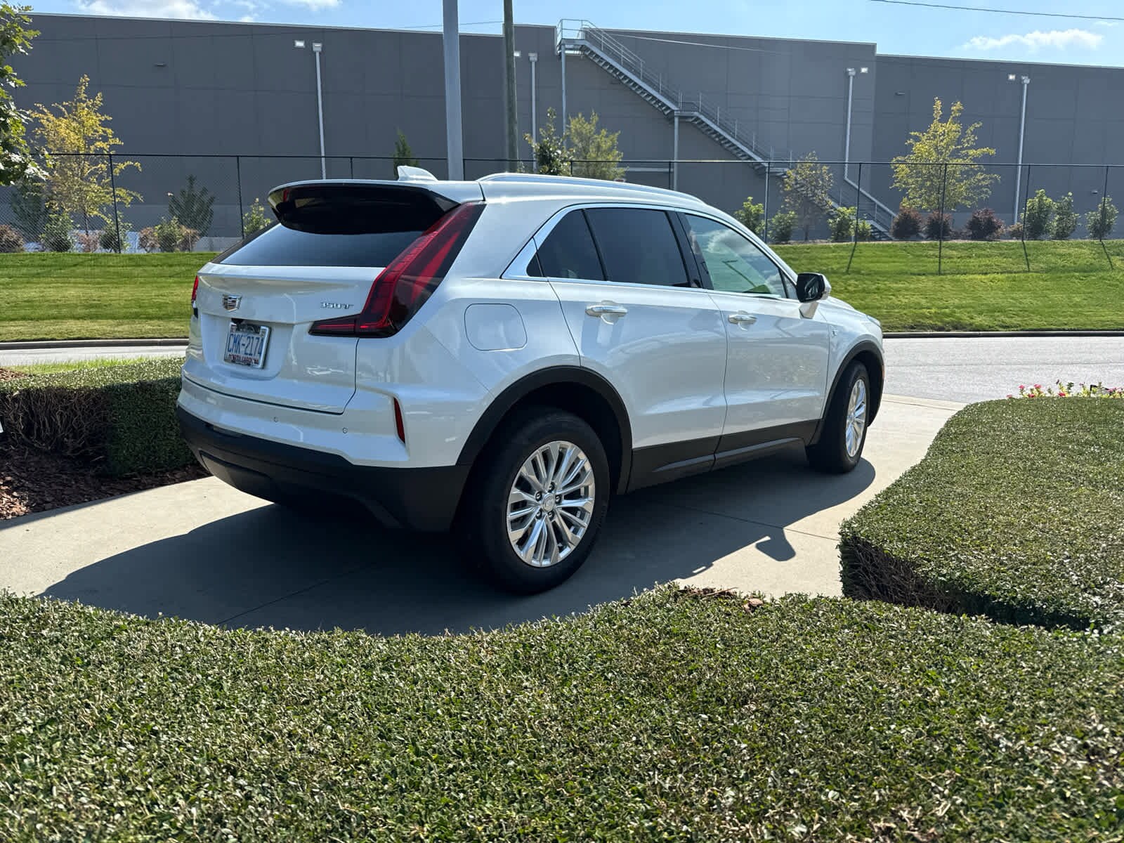 2024 Cadillac XT4 Luxury photo 2