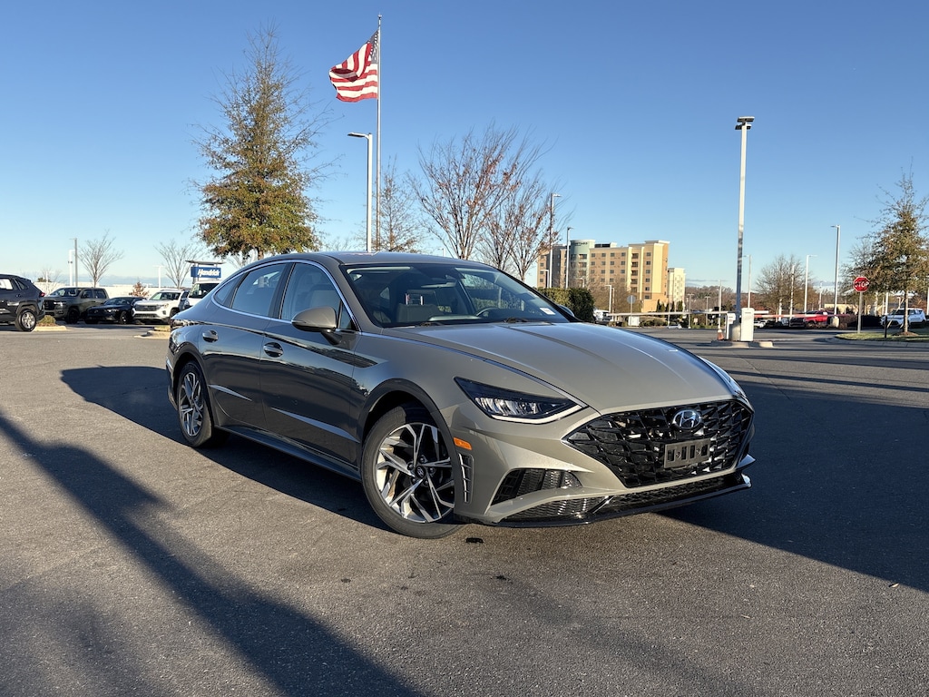 Used 2023 Hyundai Sonata SEL Sedan