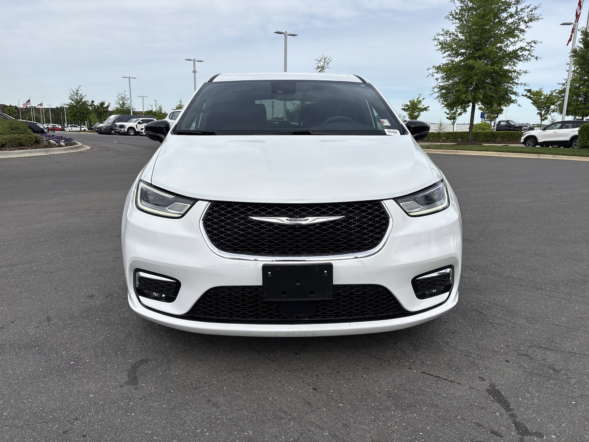 2025 Chrysler Pacifica Select photo 5