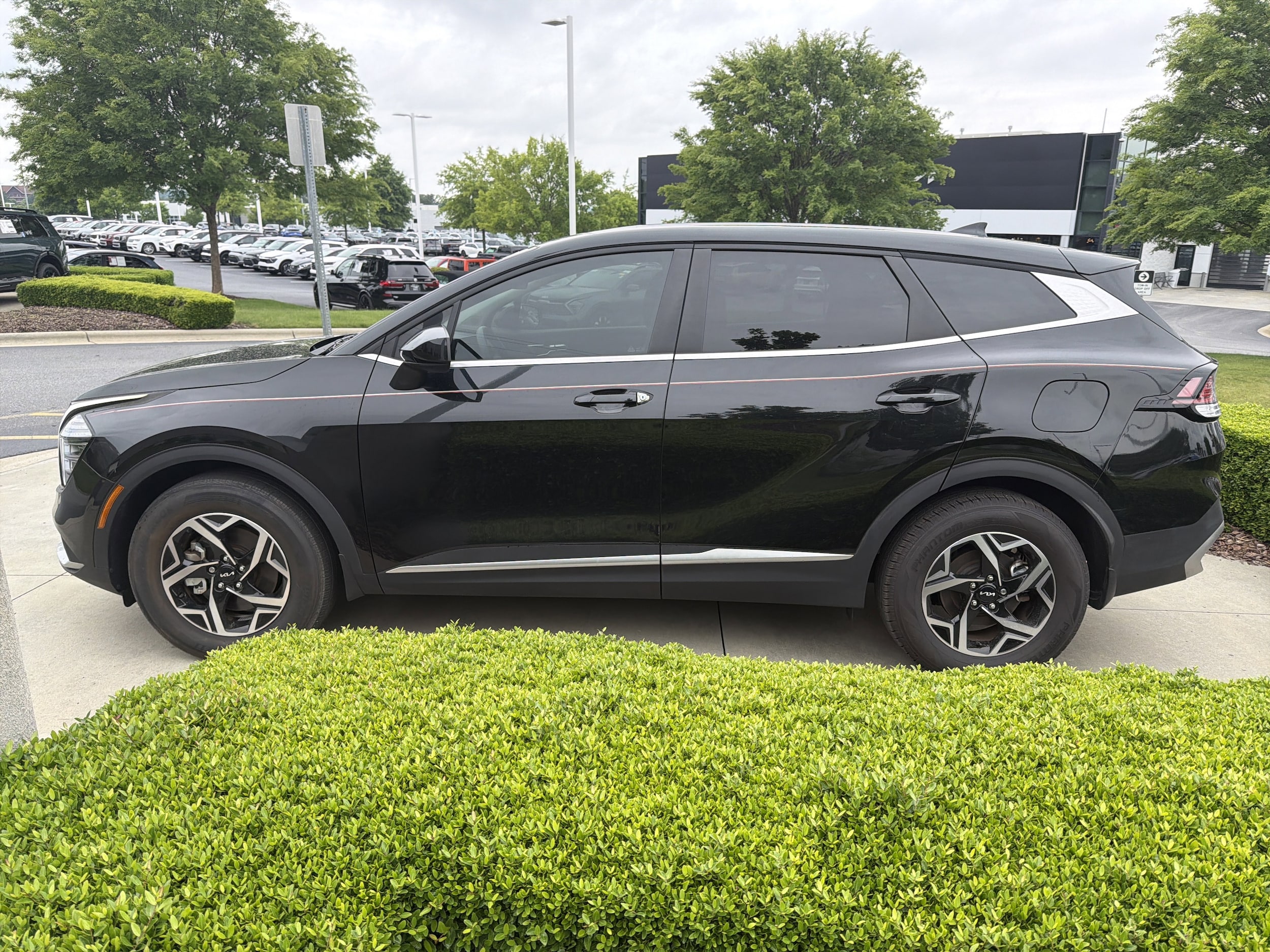 2025 Kia Sportage LX photo 6