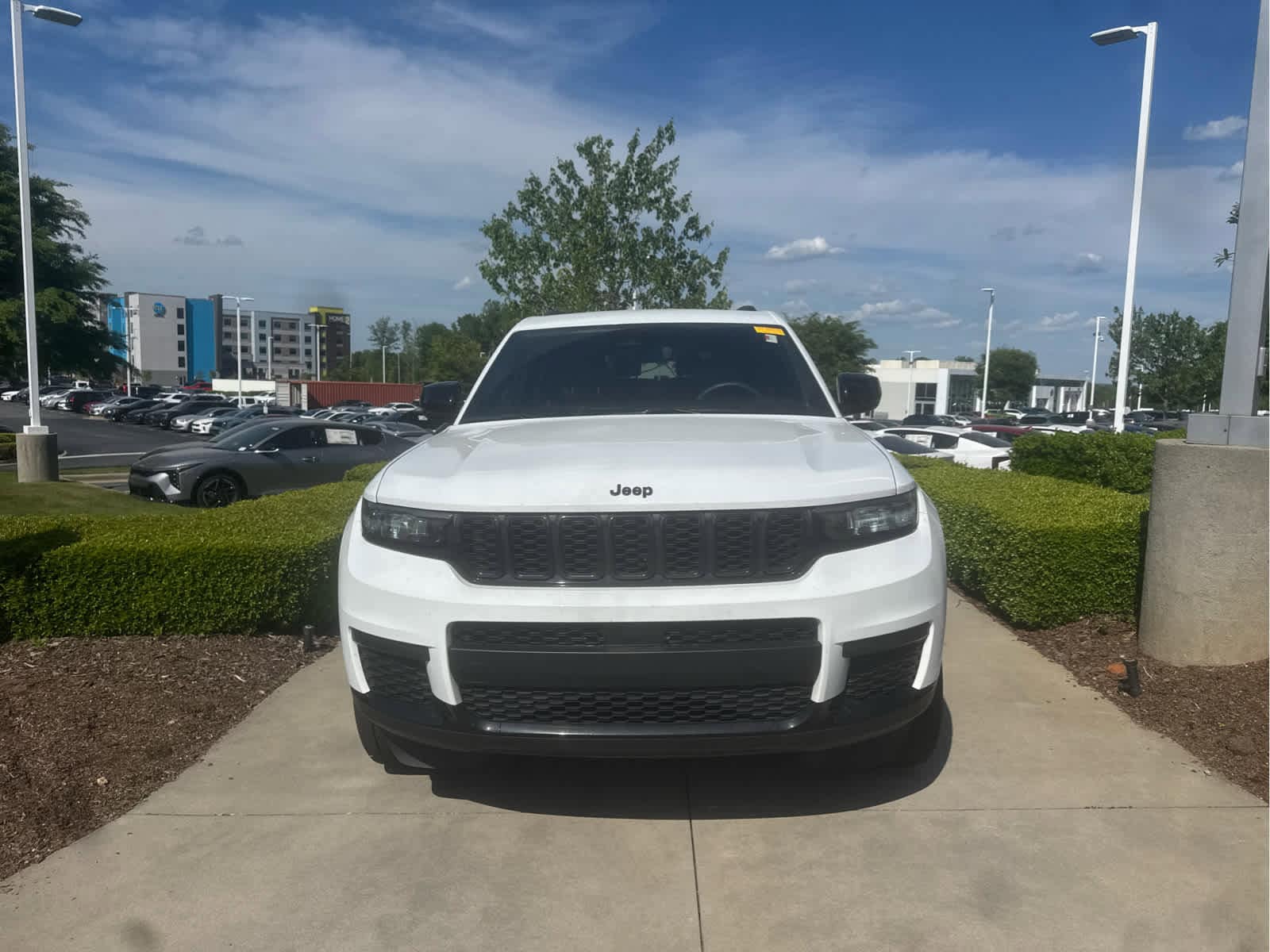 2023 Jeep Grand Cherokee L Altitude photo 3