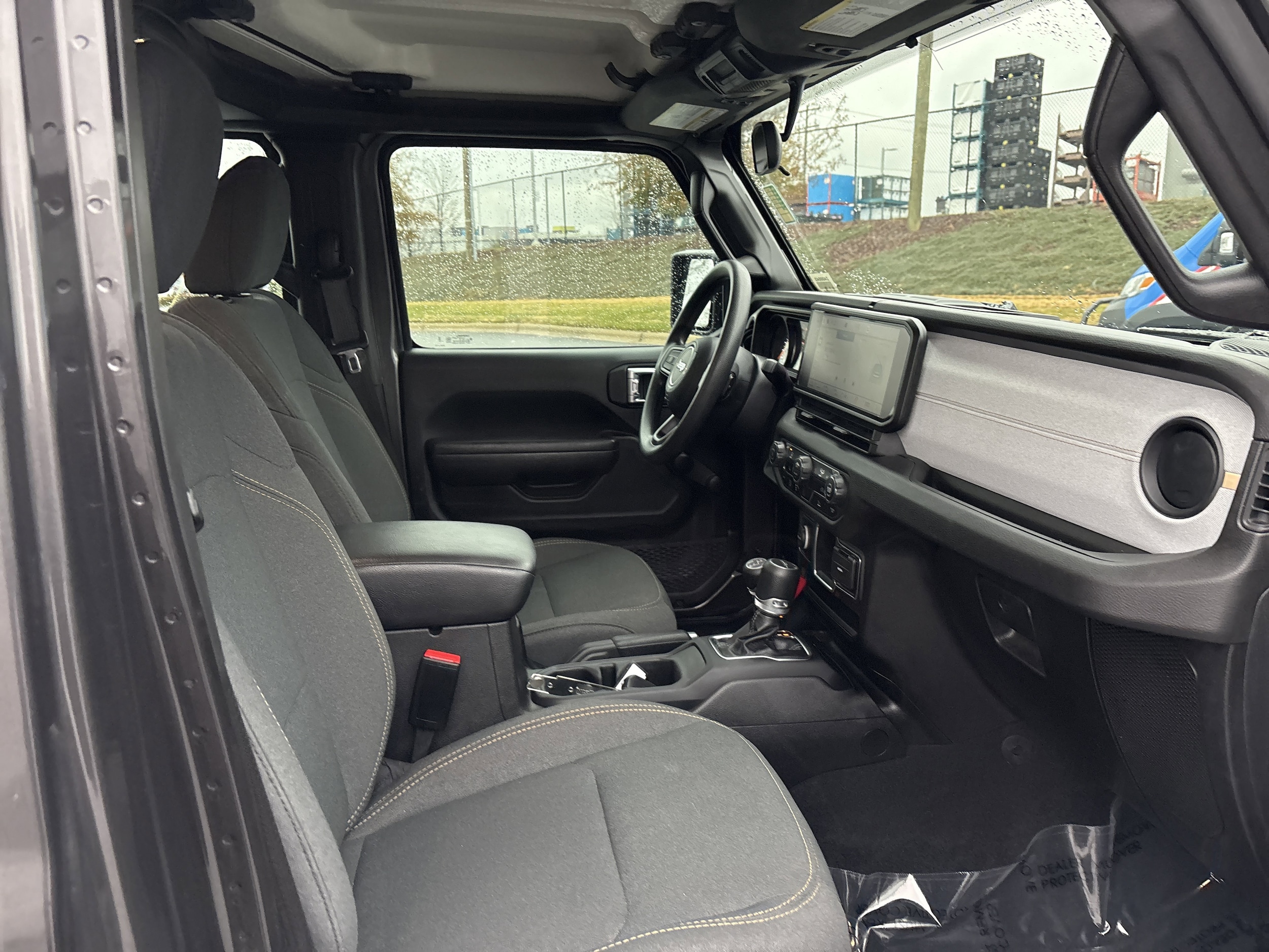 2024 Jeep Gladiator Sport photo 2