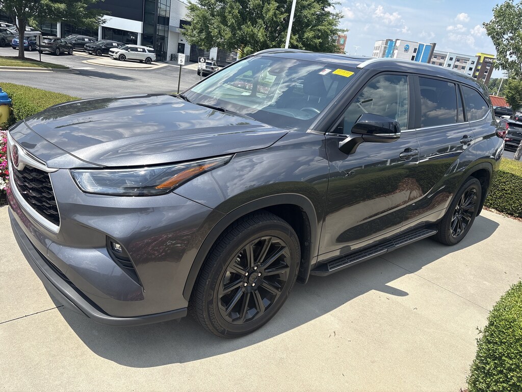 Used 2023 Toyota Highlander XLE SUV