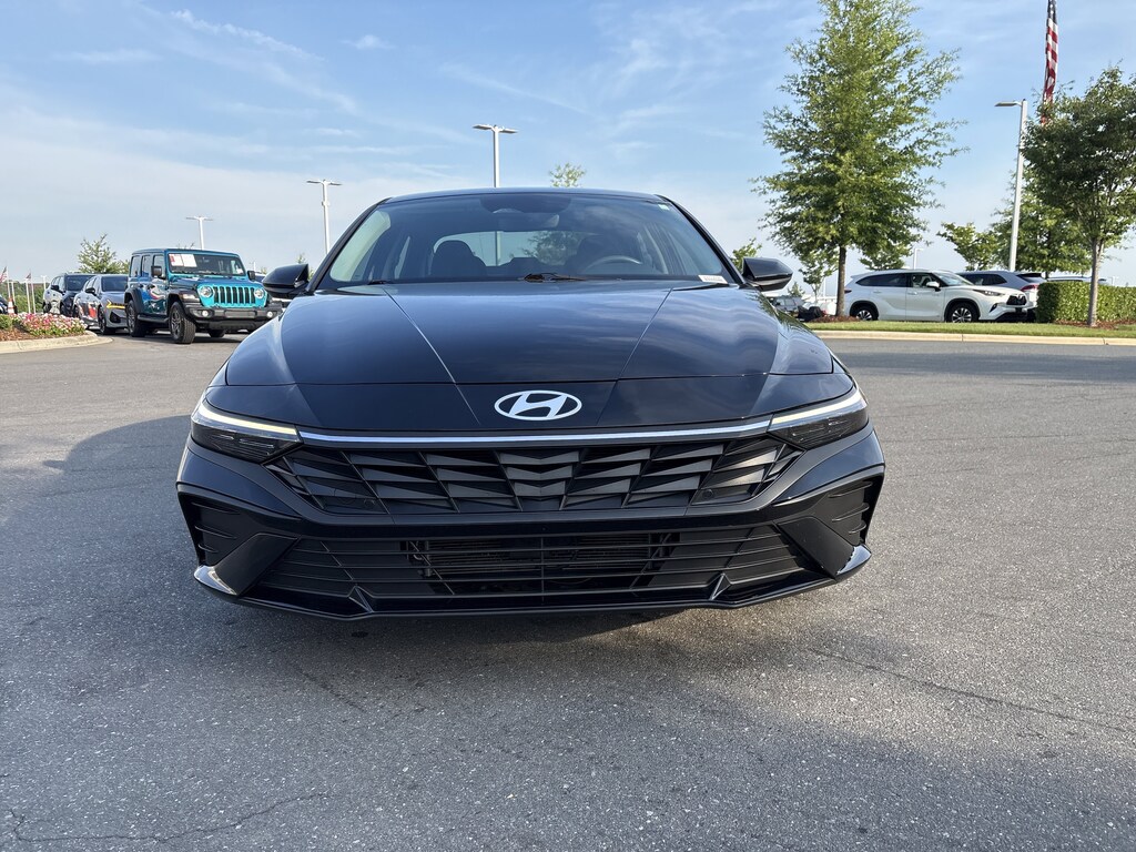 Used 2025 Hyundai Elantra Hybrid Blue Sedan