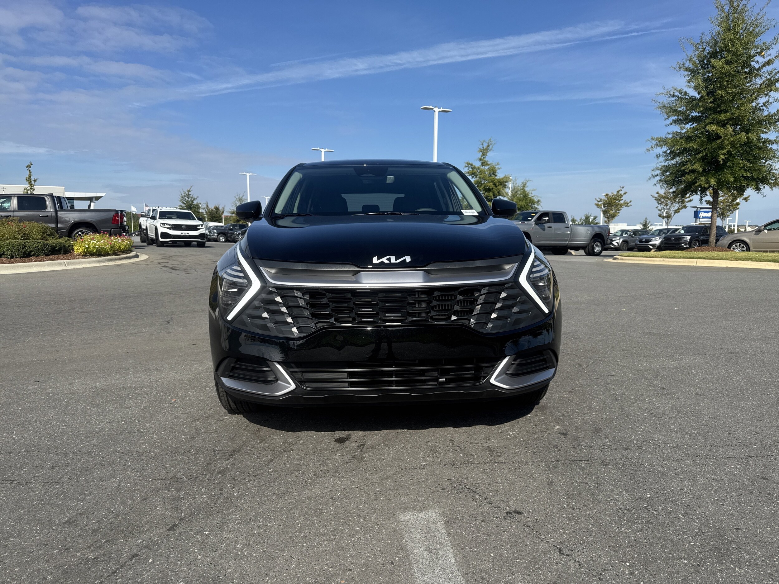 2025 Kia Sportage Hybrid LX photo 2