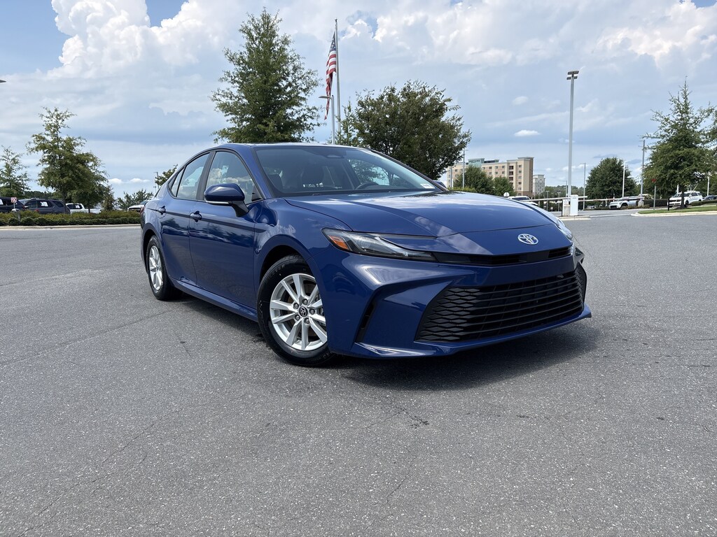 Used 2025 Toyota Camry SE Sedan