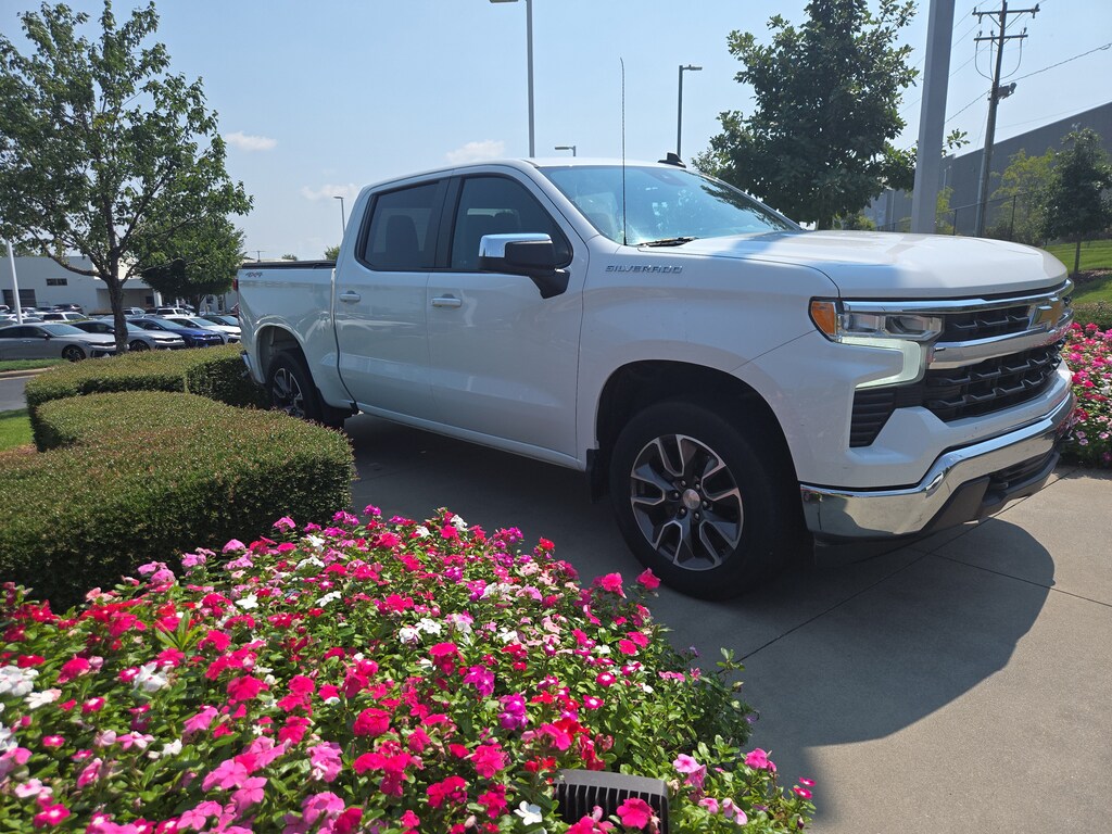 Used 2022 Chevrolet Silverado 1500 LT Pickup