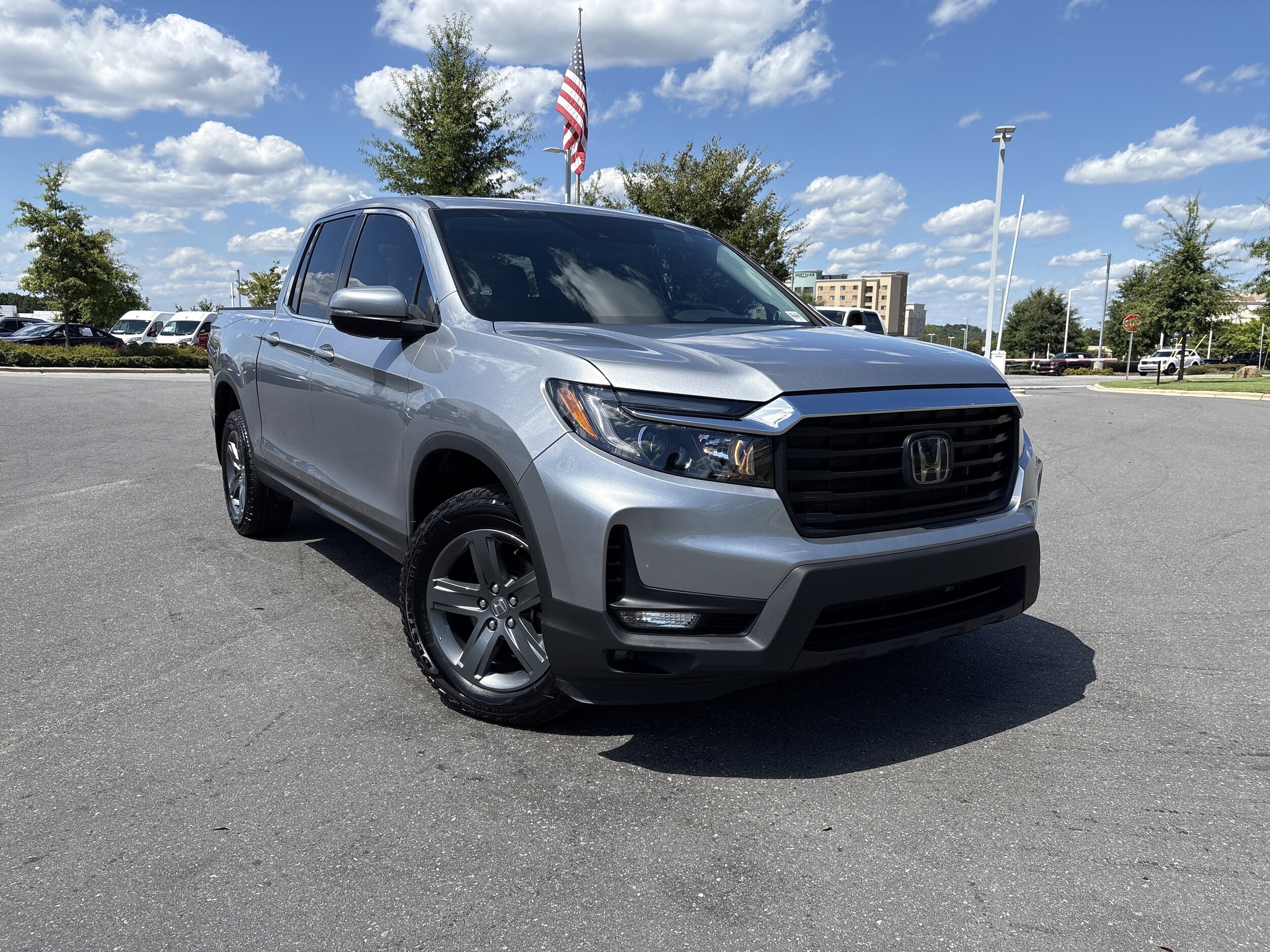 2023 Honda Ridgeline RTL photo 2