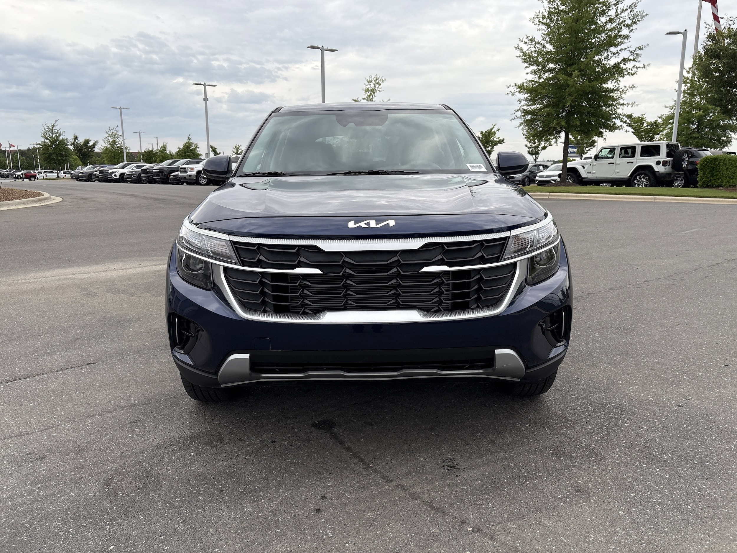 2026 Kia Seltos LX photo 2