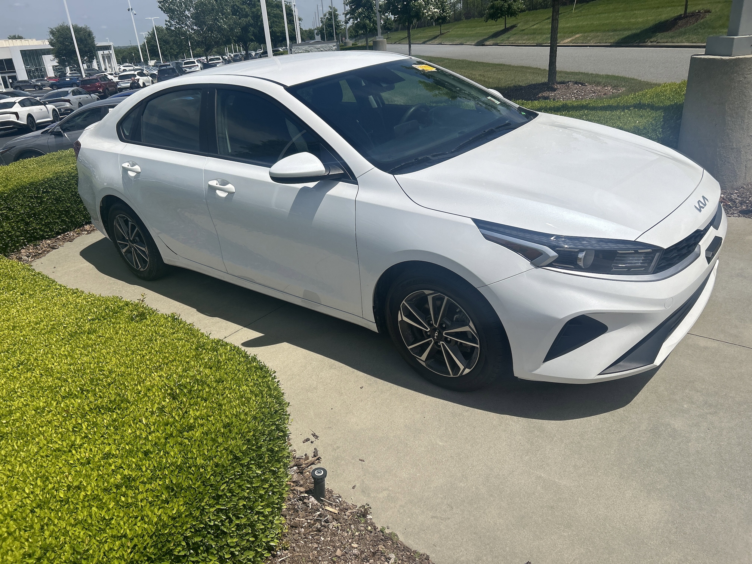 2023 Kia Forte LXS photo 2