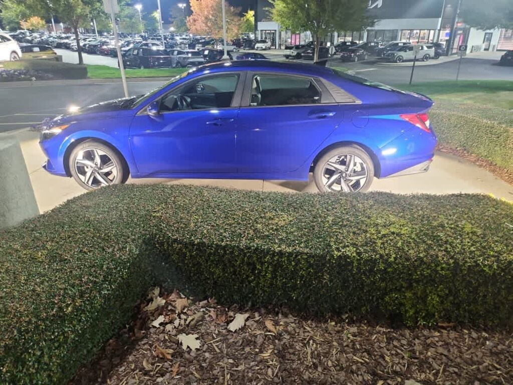 Used 2023 Hyundai Elantra SEL Sedan