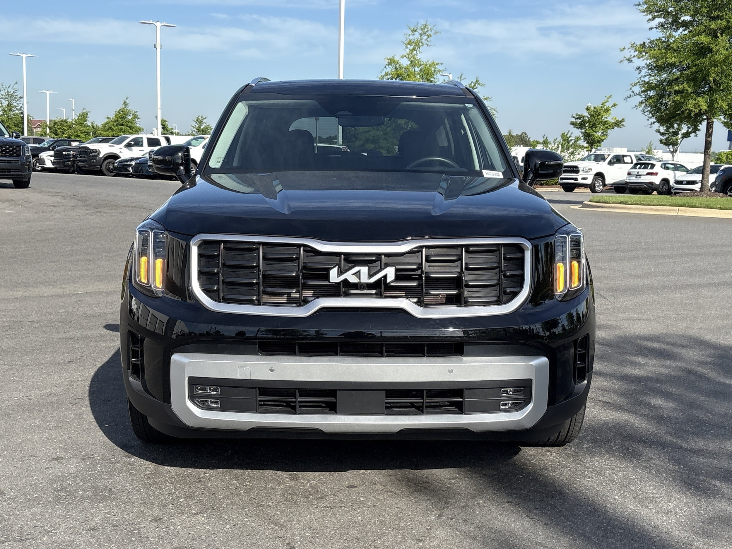 2024 Kia Telluride SX photo 2