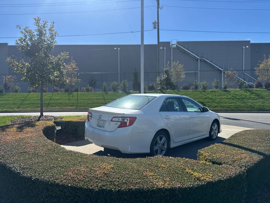 Used 2012 Toyota Camry SE Sedan